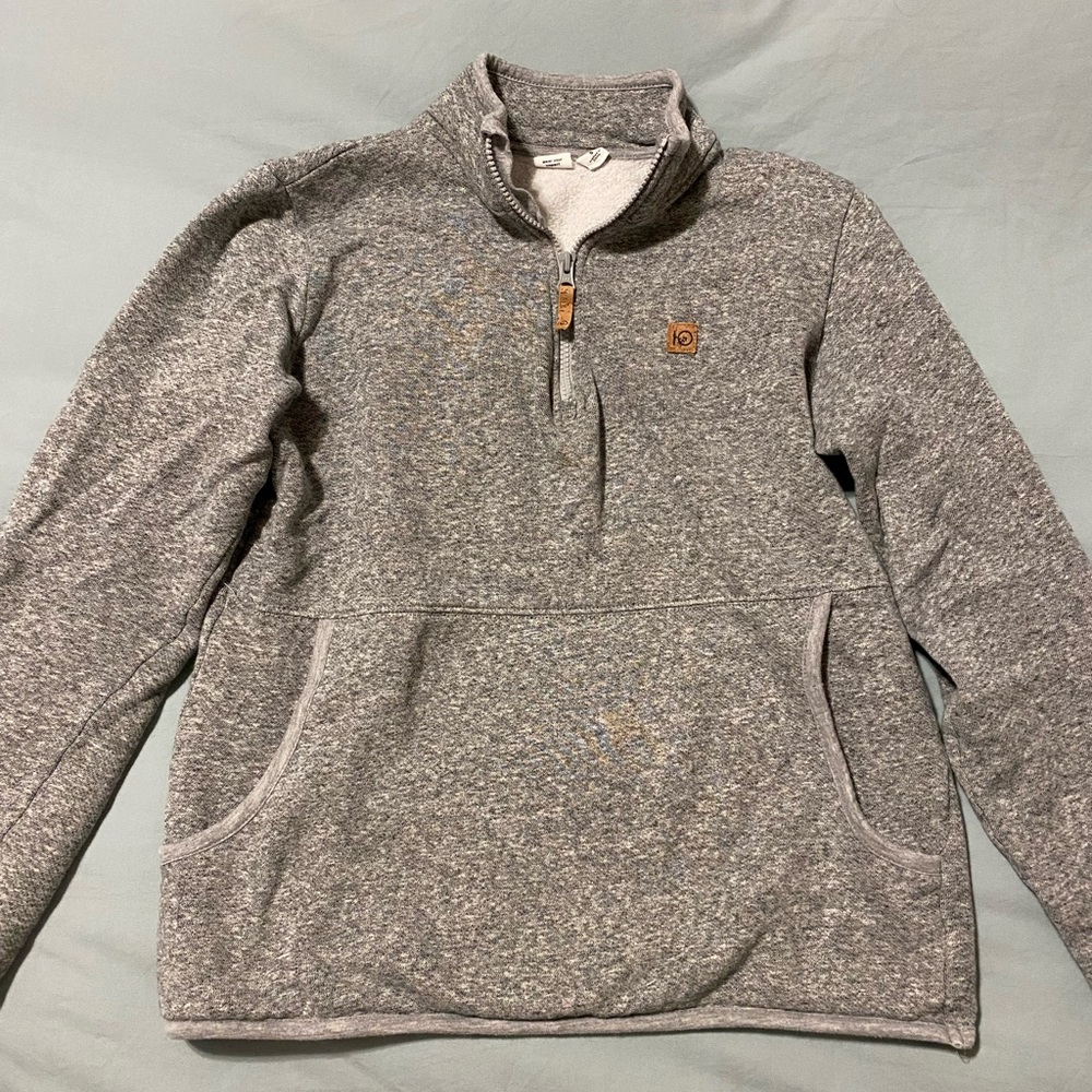 TenTree size small. Grey pullover with front pocket